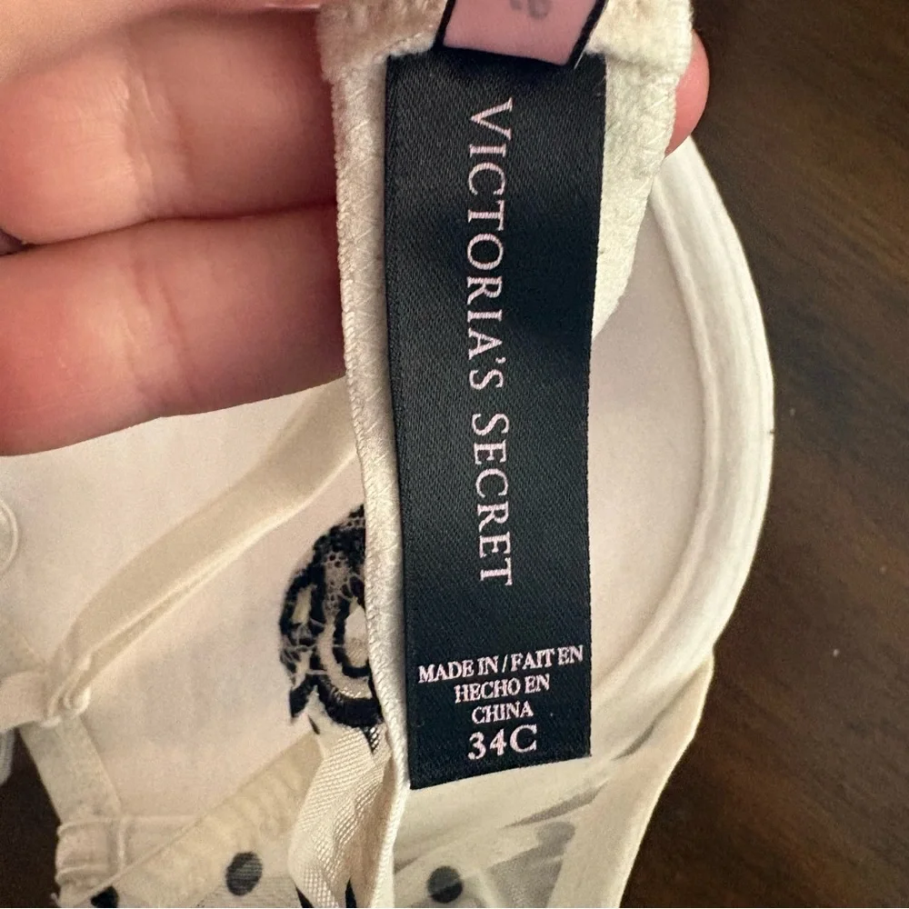 Victorias Secret 34C Chic Black and White Floral Bra